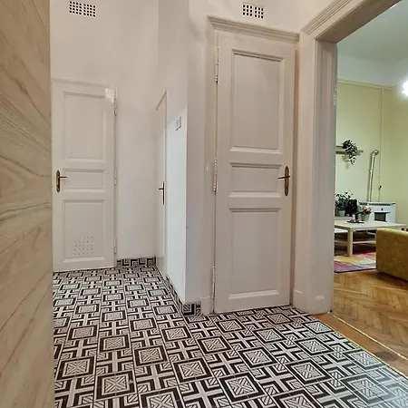 Bathory By The Parliament Appartement